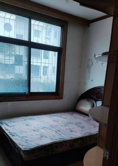 步行街附近房屋出租，租金500/月(房东直租)