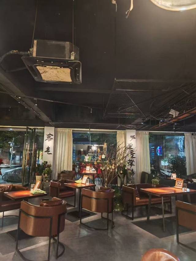 金陵东路清吧转让 160平