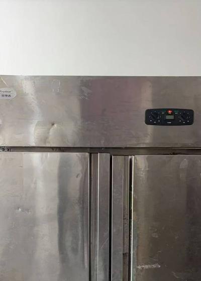 两台冰箱 六00元 自提