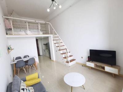四季花城Loft公寓 家电齐全