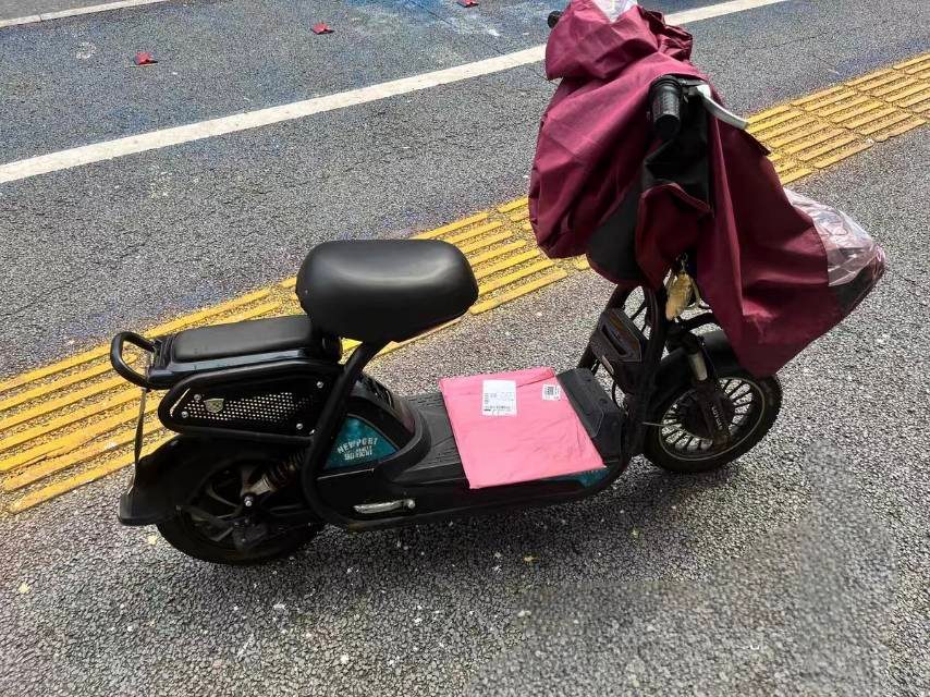 出电动自行车