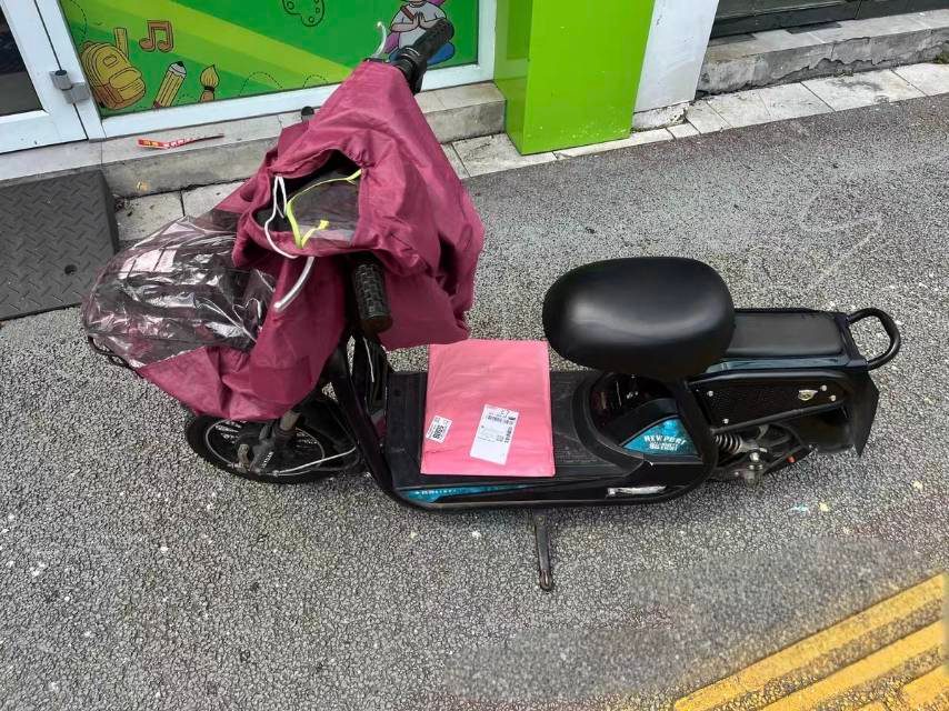 出电动自行车